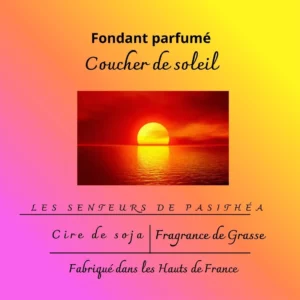 Étiquette du fondant parfumé 'Coucher de soleil' à la cire de soja. L'illustration est une photo d'un coucher de soleil sur la mer, évoquant un parfum chaud, solaire et estival.