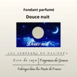 Étiquette du fondant parfumé 'Douce nuit' à la cire de soja. L'illustration montre un ciel de nuit étoilé avec une lune, évoquant un parfum apaisant pour le sommeil